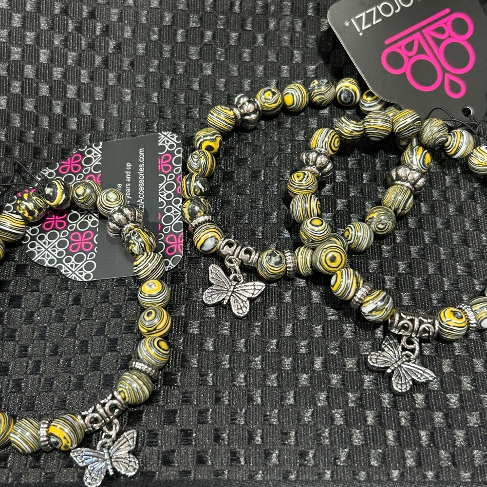 Paparazzi Butterfly Wishes stretch bracelet with yellow and gray beads